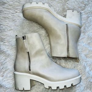 Dolce Vita Nicola Booties